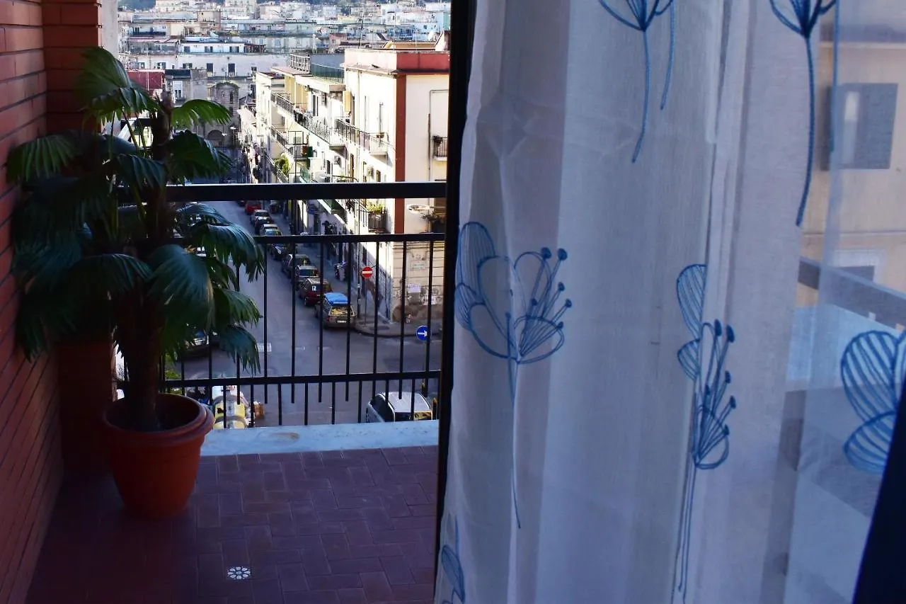Home Napoli 0*,