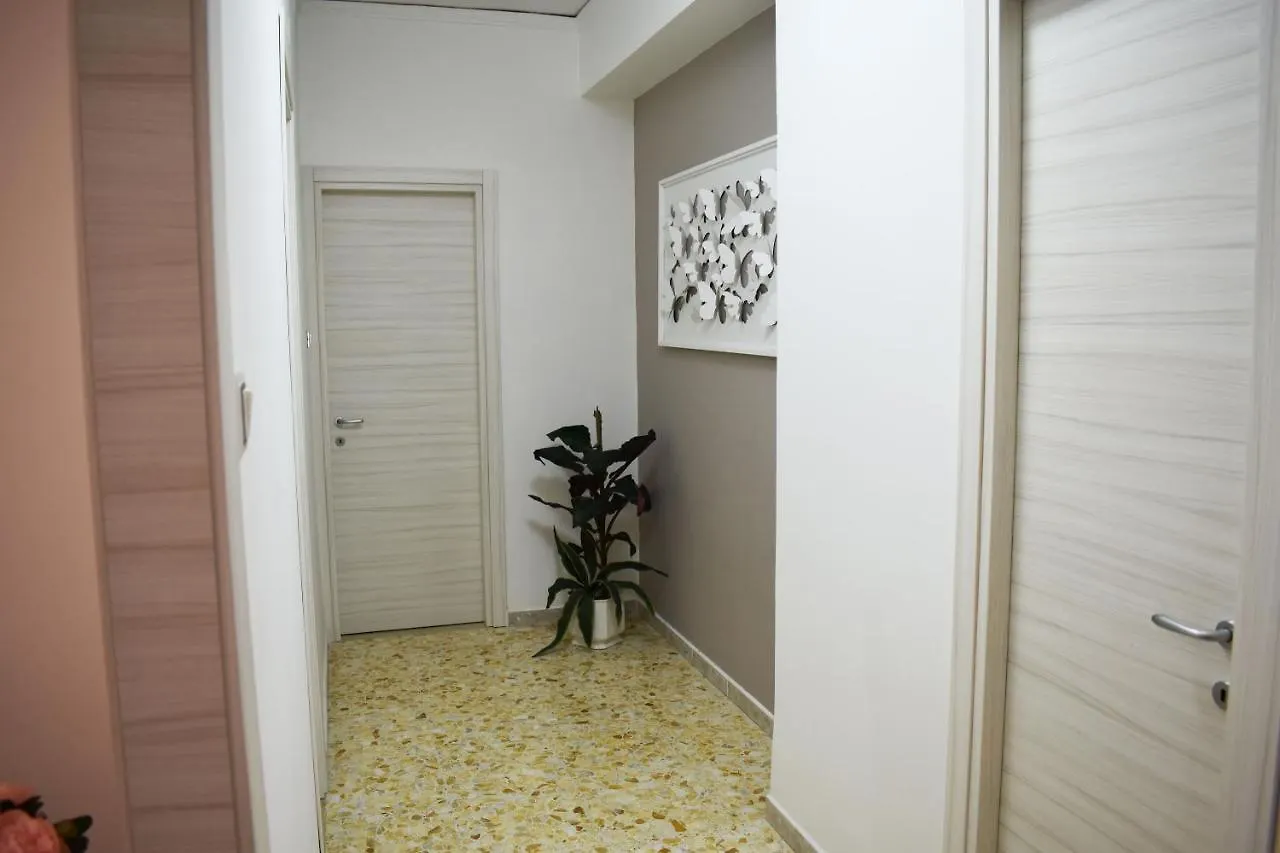 Home Neapol 0*,  Itálie