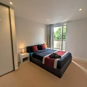 Modern Near Greenwich - Rooftop View London